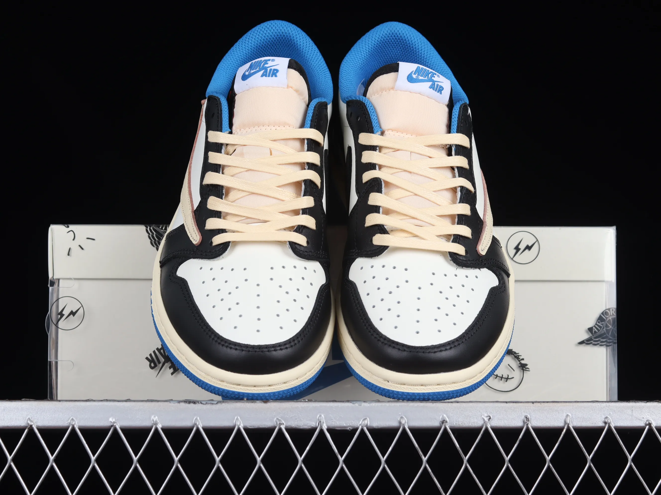 All Categories Air Jordan Jordan Series Basketball Shoes Air Jordan 1 Low OG Version Travis Scott x Air Jordan 1 Low OG AJ1 Joe 1 Lightning Overhook Low DM7866-140